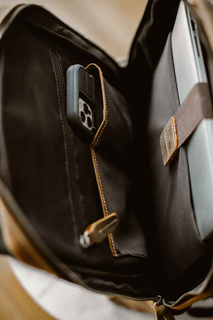 THE FARM BAG BY MATT MATHEWS - Image 11